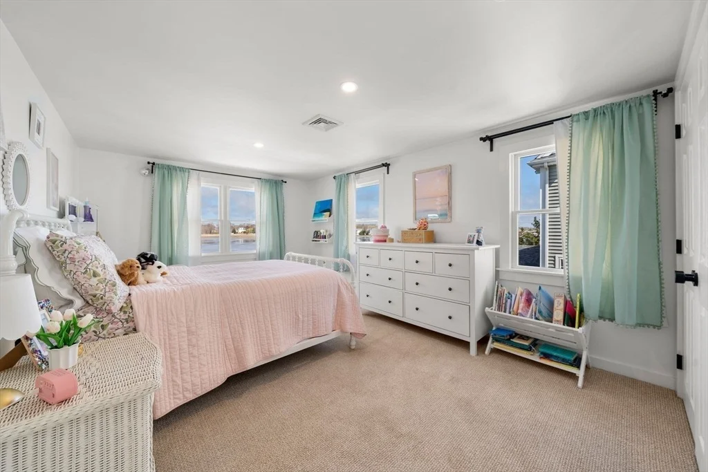 Photo of 113 Bay Avenue