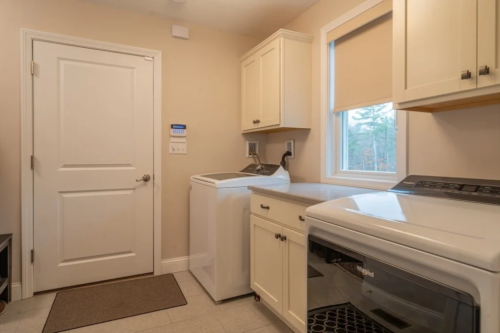 Photo of 237 Woodland Way