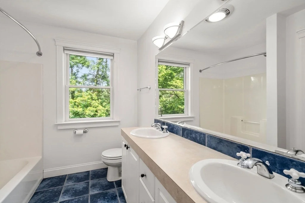 Photo of 15 Montclair Dr