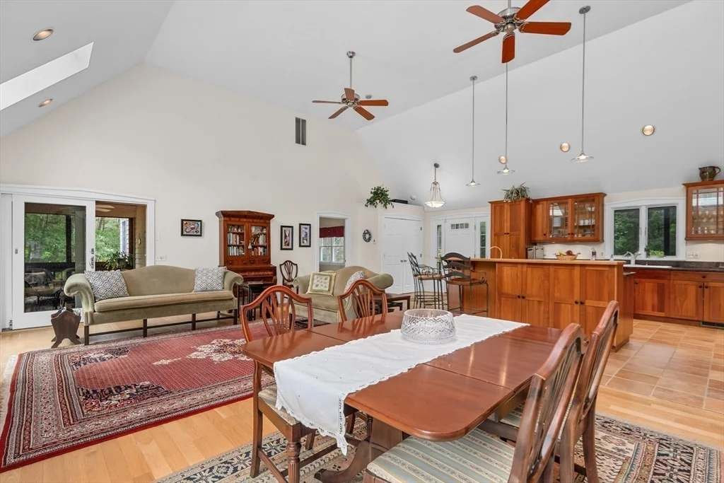 Photo of 154 Whittier Dr