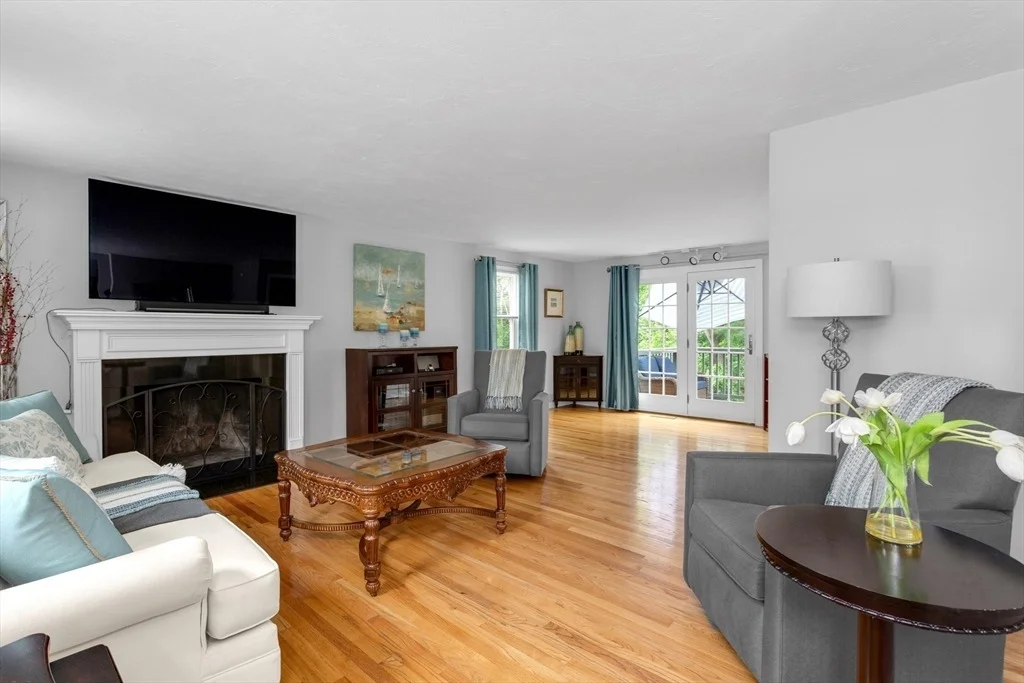 Photo of 194 Crossfield Rd
