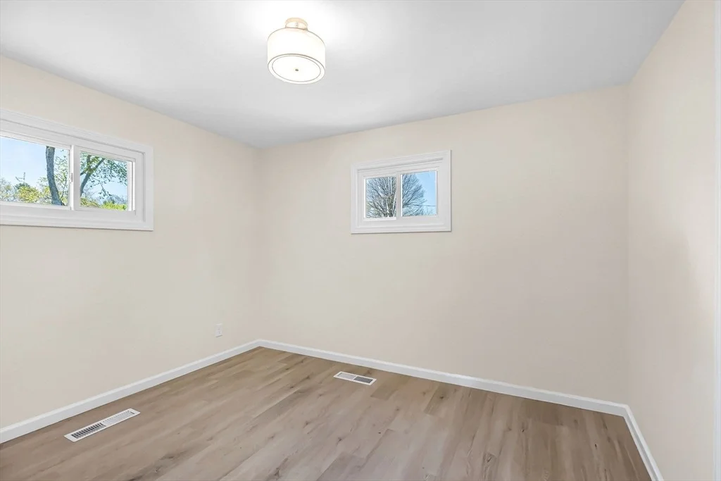 Photo of 15 Crestmont Street