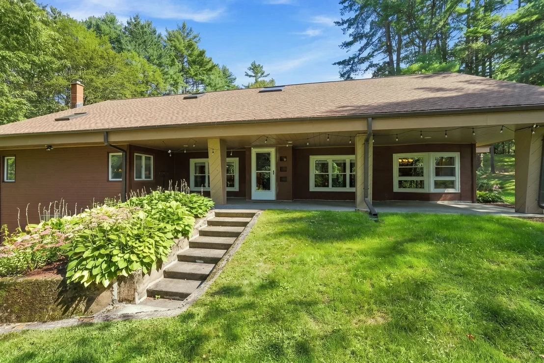 Photo of 6 Ragged Hill Rd