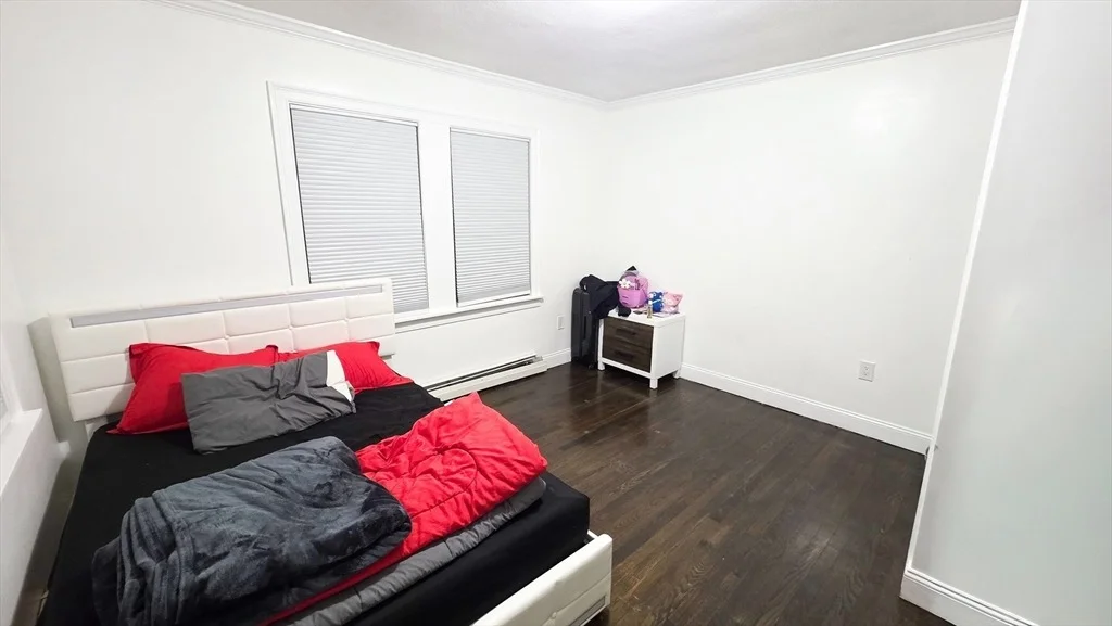 Photo of 446 (450) Vane St.