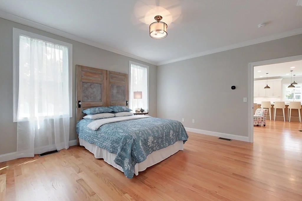 Photo of 10 Pleasant St