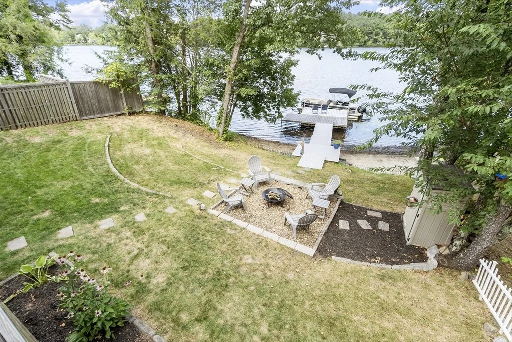 Photo of 91 Lakeshore Drive