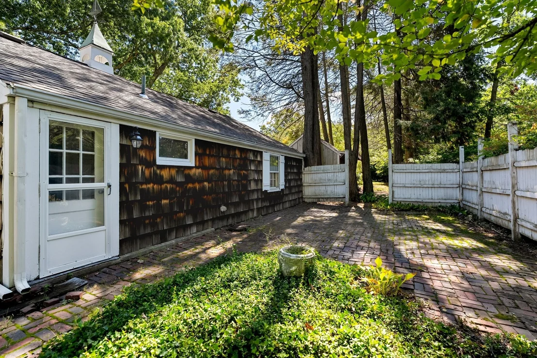 Photo of 13 Whitcomb Ave