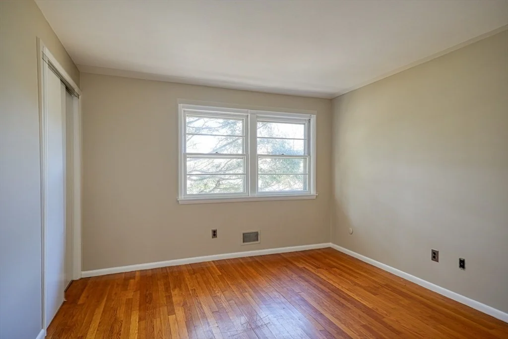 Photo of 49 Lanewood Ave