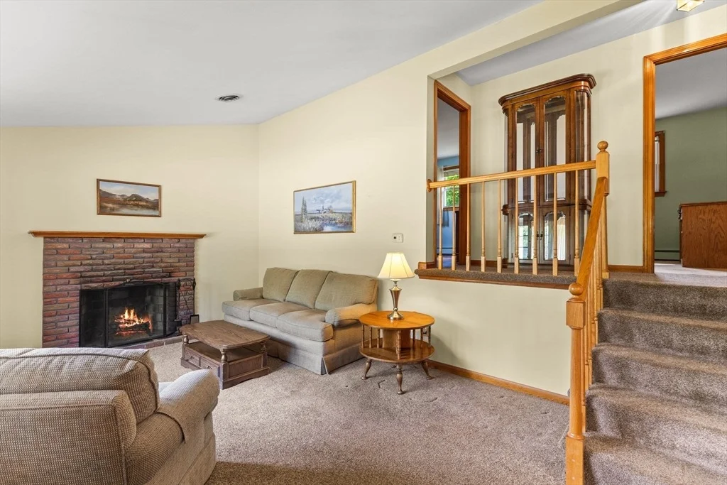 Photo of 28 Windsor Cir
