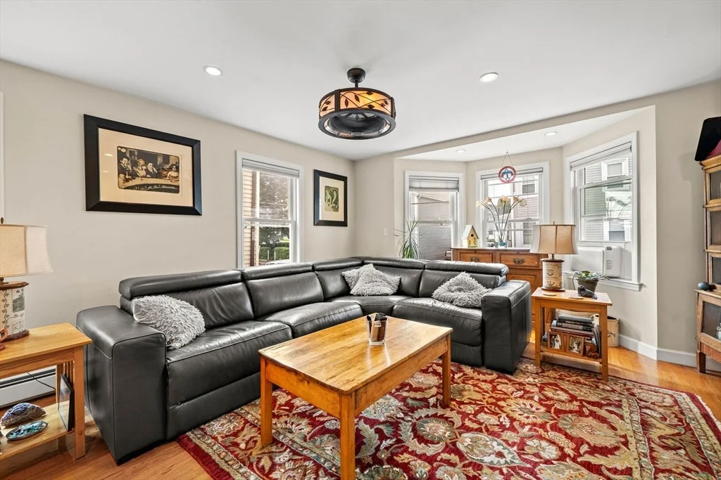 Photo of 15 Beacon St