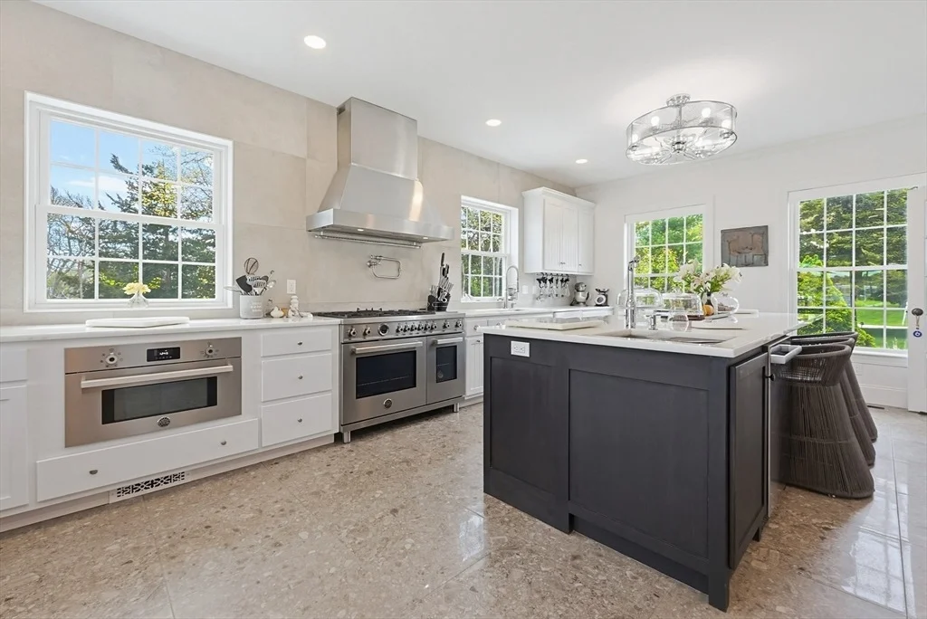 Photo of 922 Drift Rd