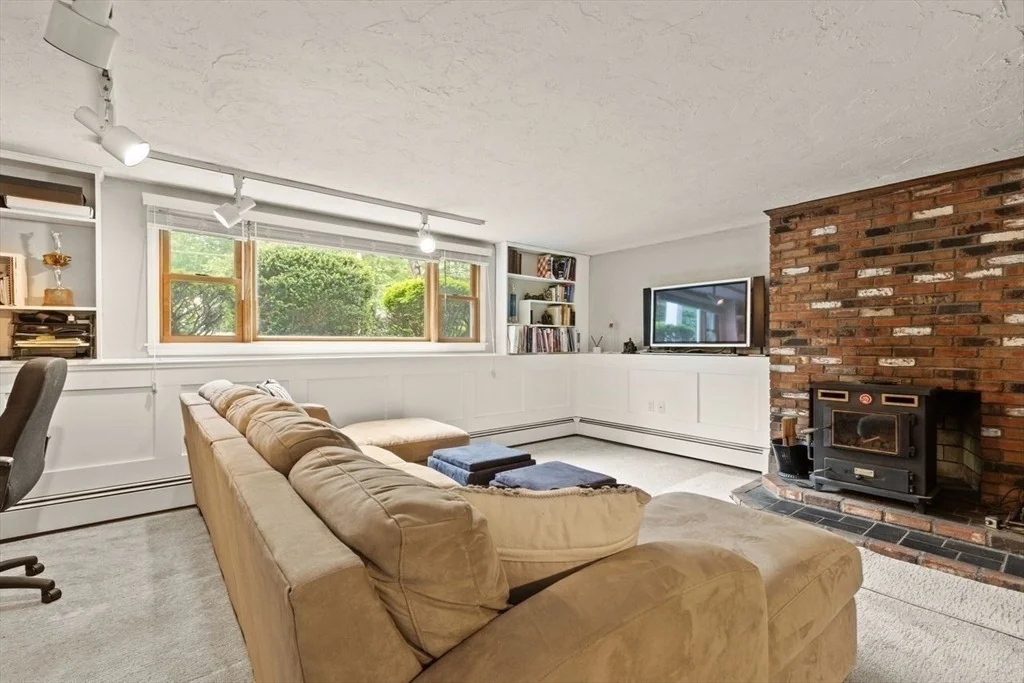 Photo of 18 Sunset Dr