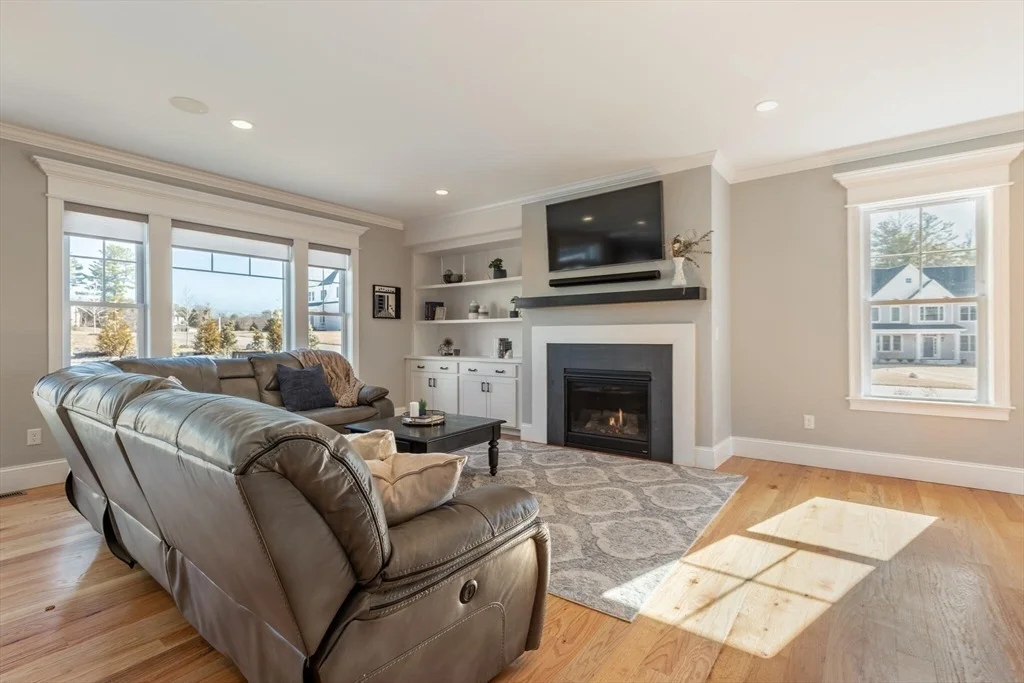 Photo of 10 Rochambeau Ave