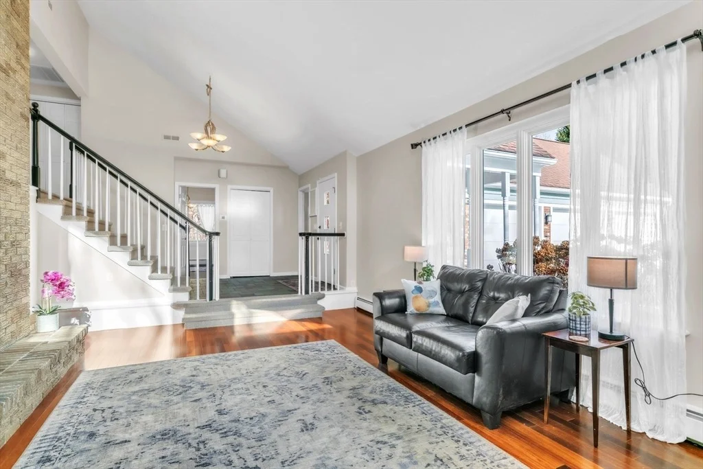 Photo of 11 Bonair Dr