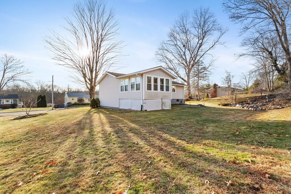 Photo of 10 Paulette Dr