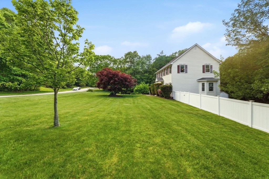 Photo of 19 Old Farm Rd
