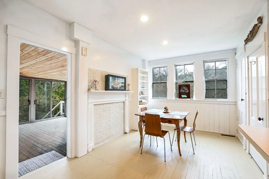 Photo of 1331 Main St
