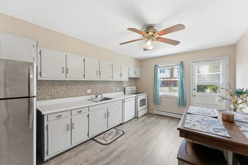Photo of Unit B at 80 Colonial Cir