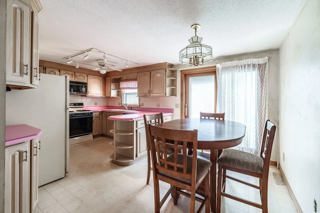 Photo of 183 Brookside Cir