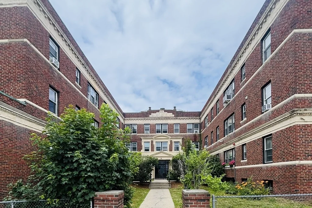 Photo of Unit 8 at 8 Walnut St