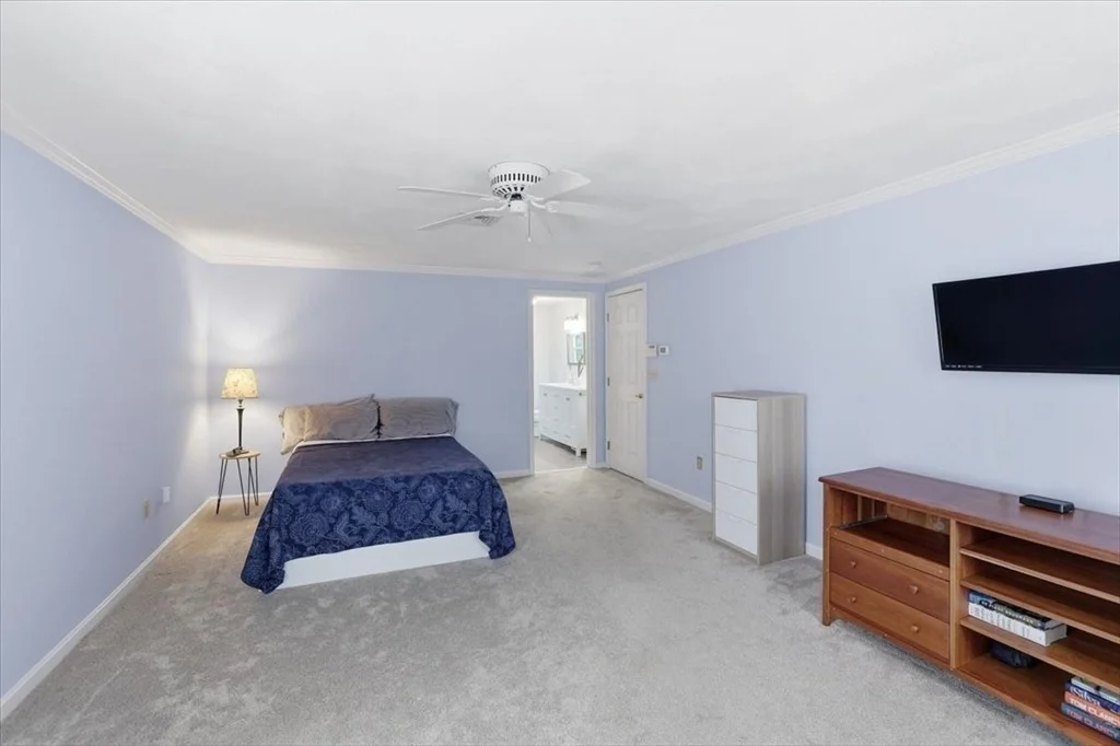 Photo of 32 Millfarm Dr