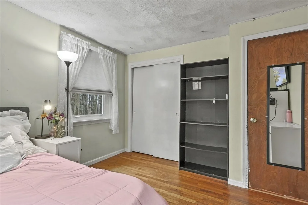 Photo of 33 Frost Road