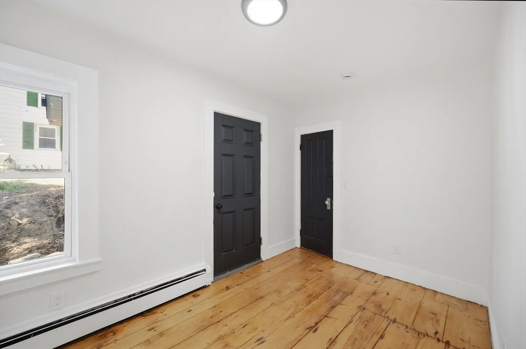 Photo of 323 Spring St