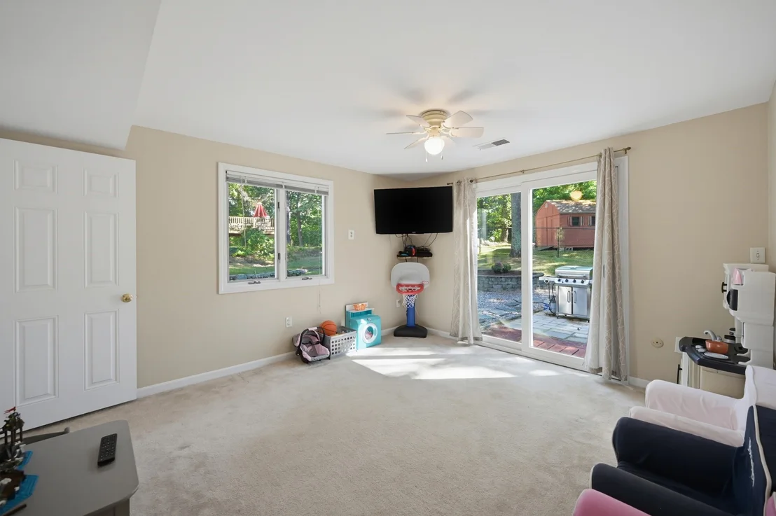Photo of 21 Stagecoach Dr