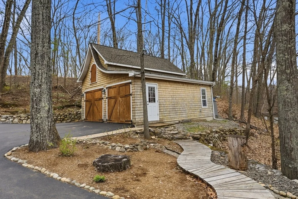 Photo of 284 Whiley Rd