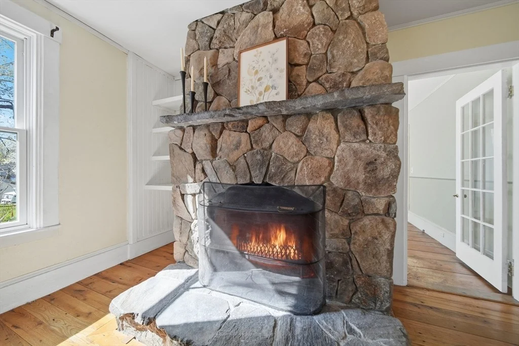 Photo of 1547 Main St