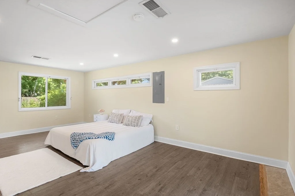 Photo of 20 Terry Ln E