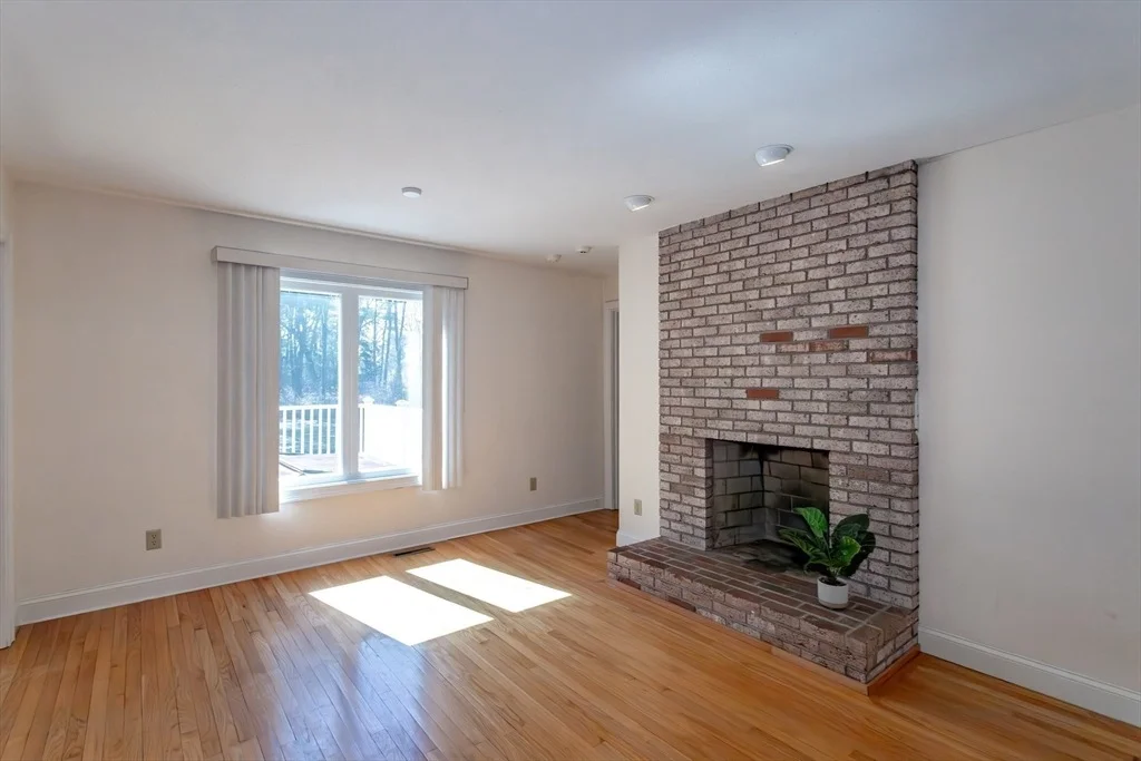 Photo of 42 Mockingbird Ln