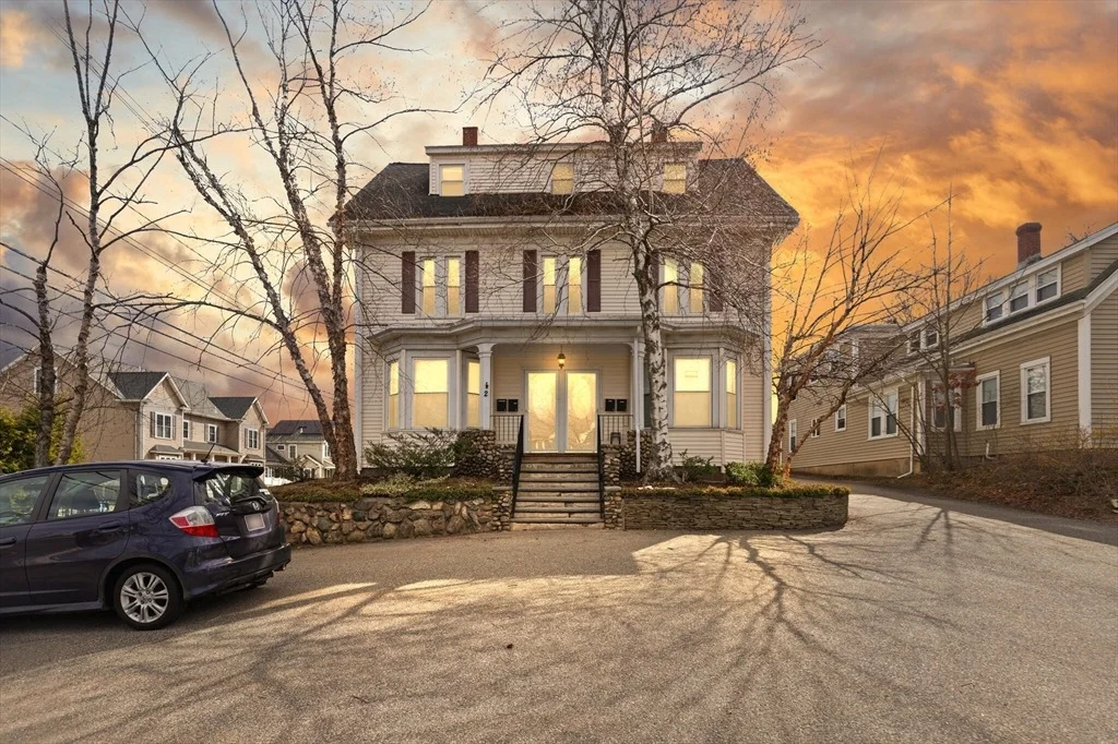 Photo of Unit 3 at 2 Pine St