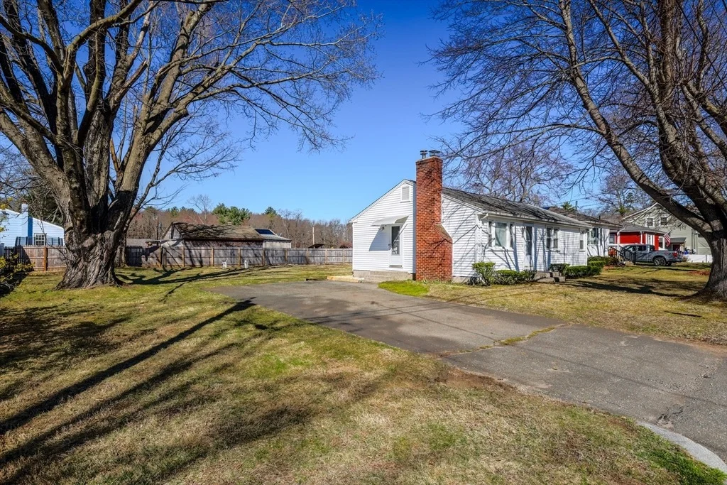 Photo of 46 Lakevilla Ave