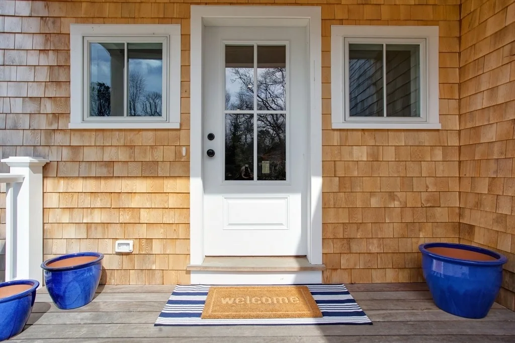Photo of 1526 Hyannis Road
