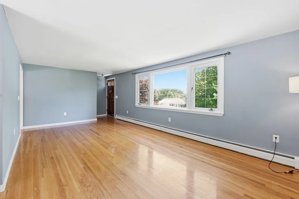 Photo of 46 Pinecroft Ave