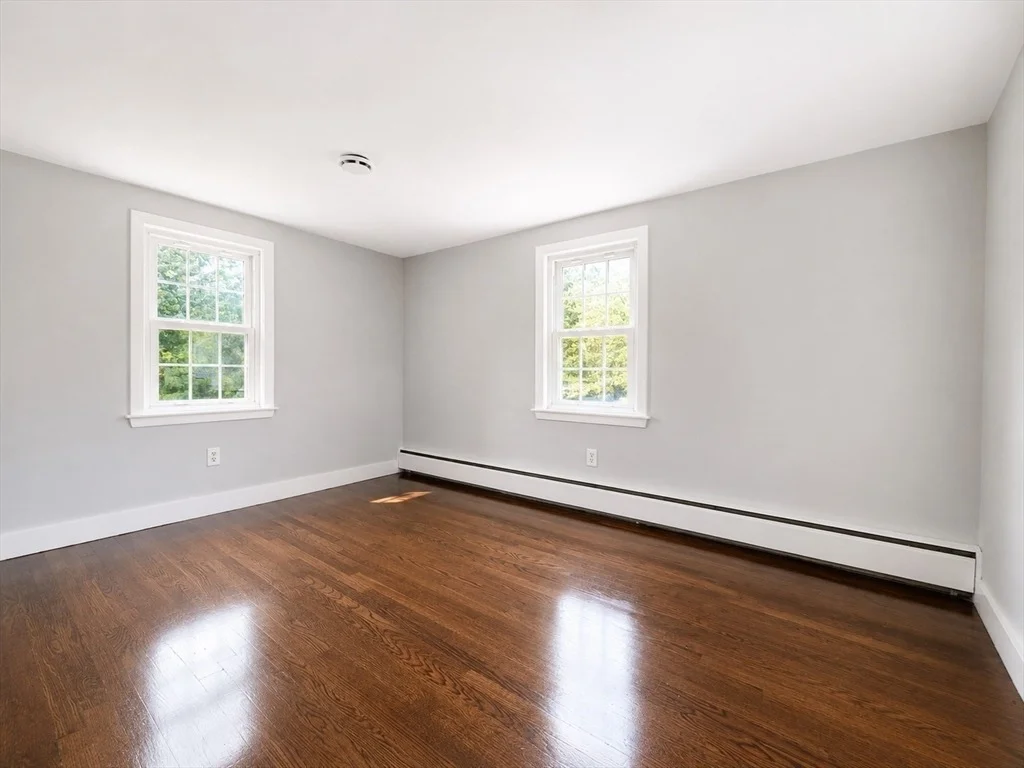 Photo of 84 Hinckley Cir