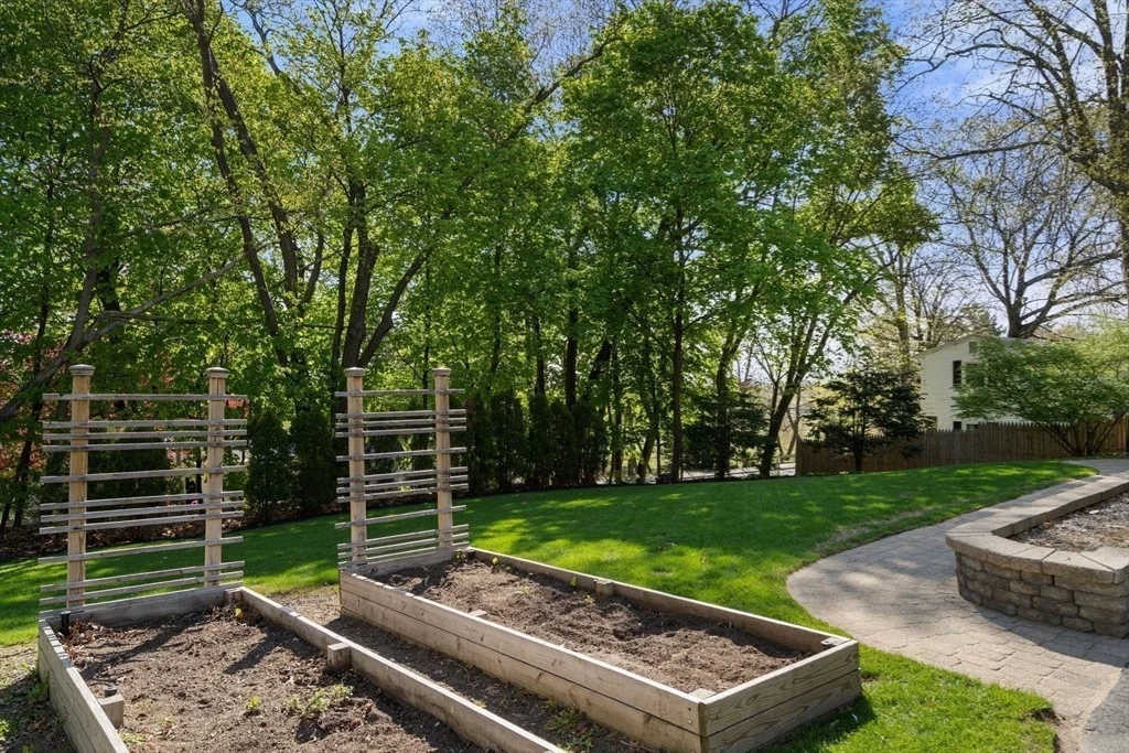 Photo of 22 Crest Rd