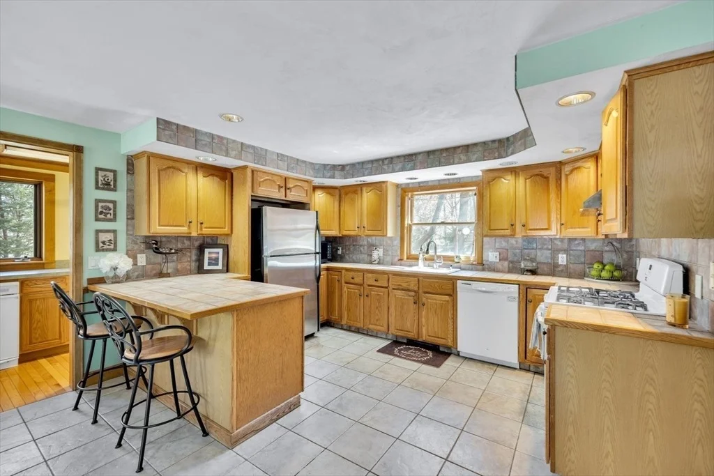 Photo of 34 Hilltop Dr