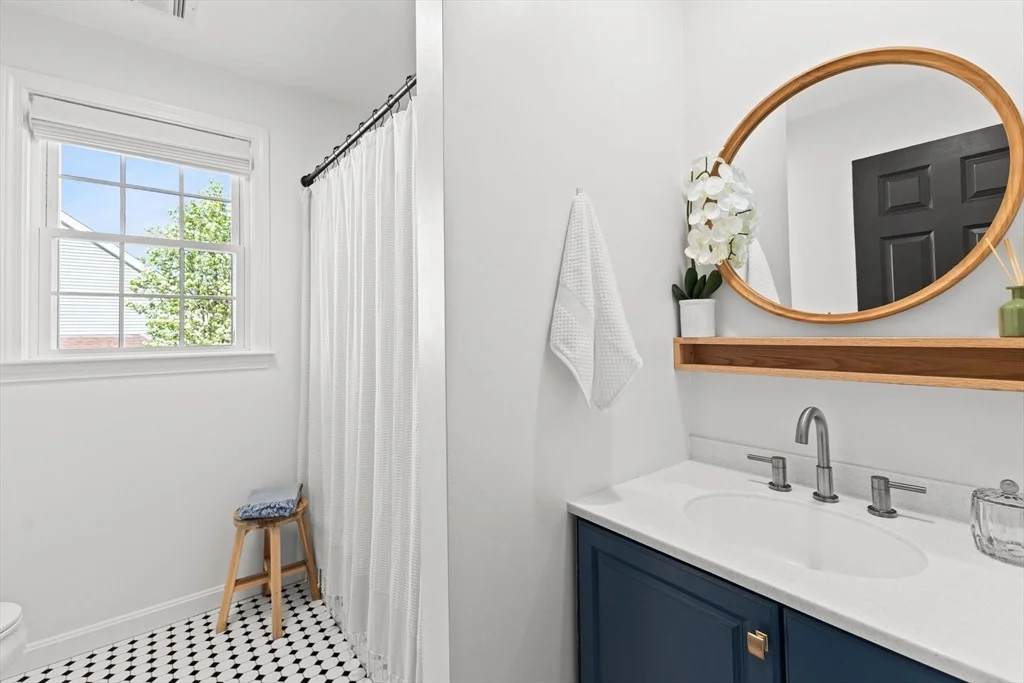 Photo of 353 Finch Rd