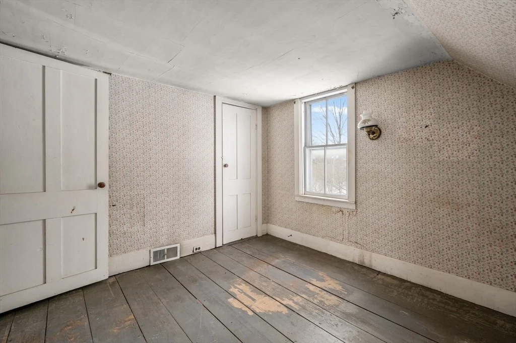 Photo of 235 Arlington St