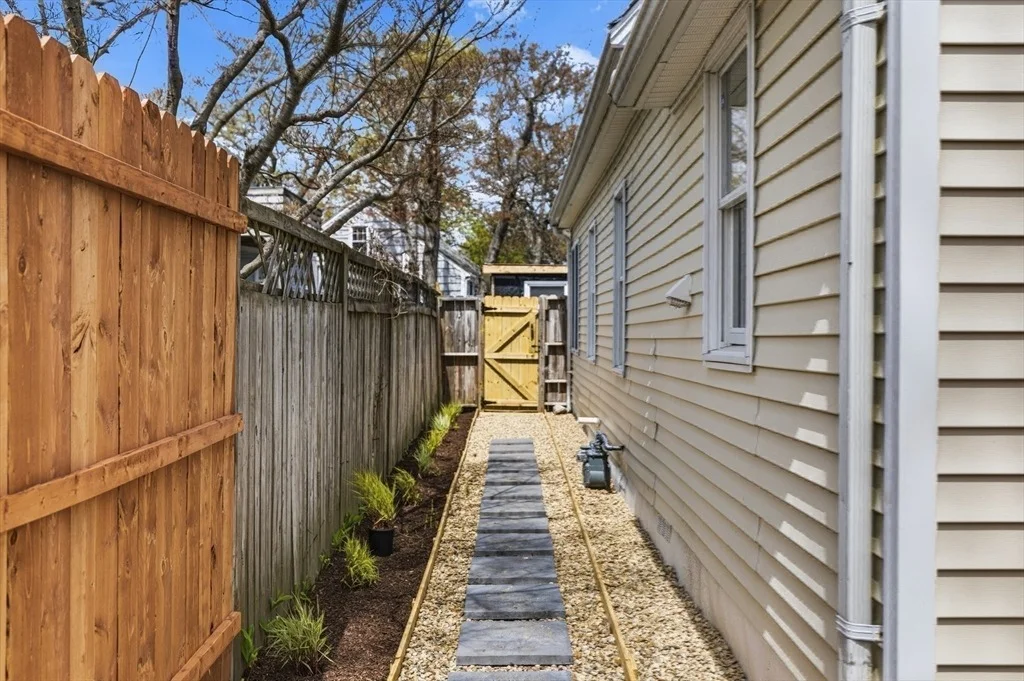 Photo of 8 Cottage St