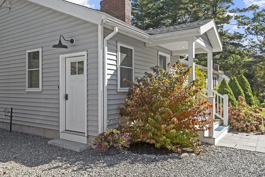 Photo of 16 Jonathan Dr