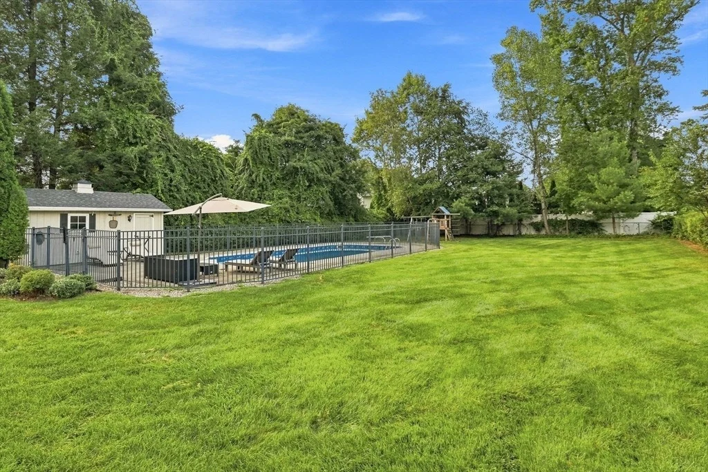 Photo of 367 Steiger Dr