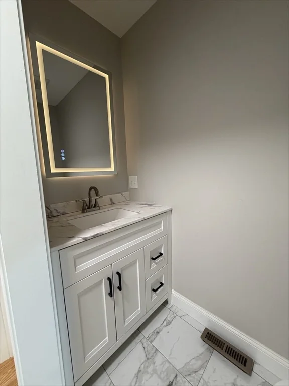 Photo of 8 Emerald Avenue