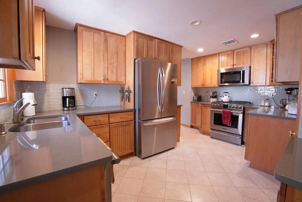 Photo of 447 Brook St.