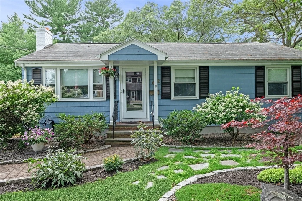 Photo of 452 Lowell
