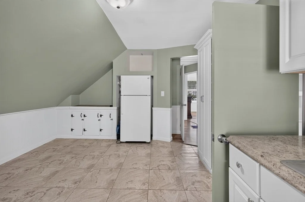 Photo of 103 B Street