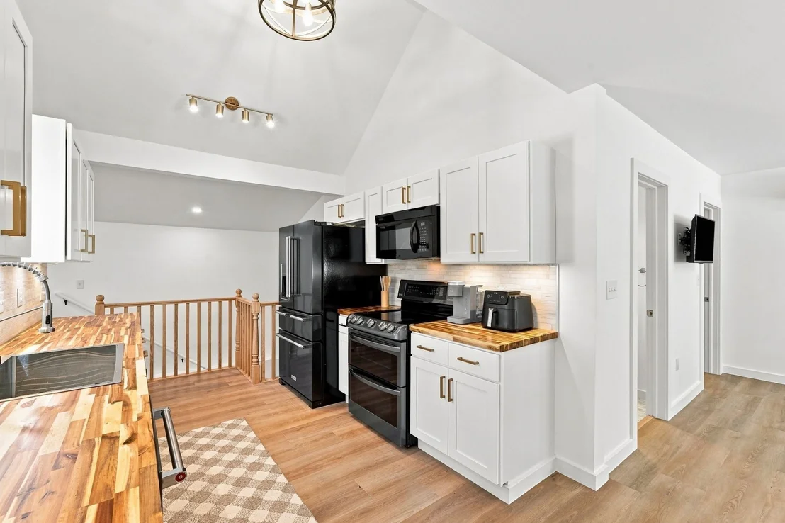 Photo of 204 River Dr