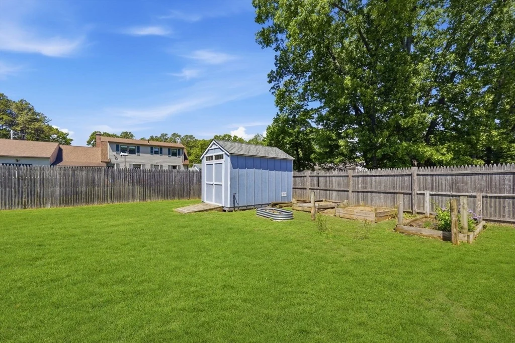 Photo of 303 College St